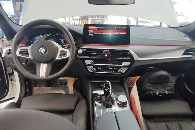 Used BMW 5 Series 2021 525i M Sport Package Center Console