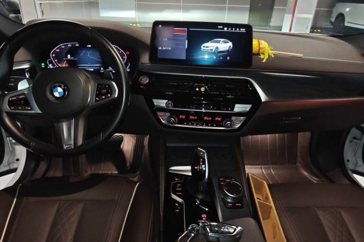 Used BMW 5 Series 2021 530Li Leading Model M Sport Package Center Console