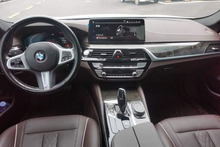 Used BMW 5 Series 2021 Facelifted 525Li M Sport Package Center Console