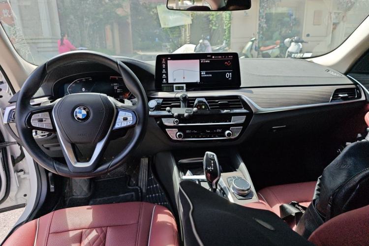 Used BMW 5 Series 2021 530Li Leading Model M Sport Package Center Console