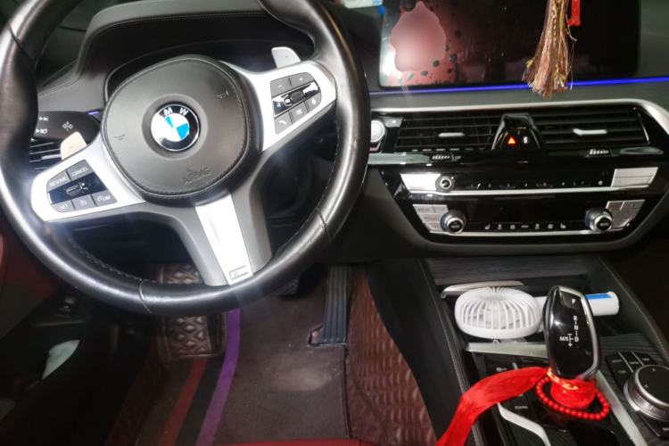 Used BMW 5 Series 2021 Facelifted 530Li Leading Edition M Sport Package Center Console