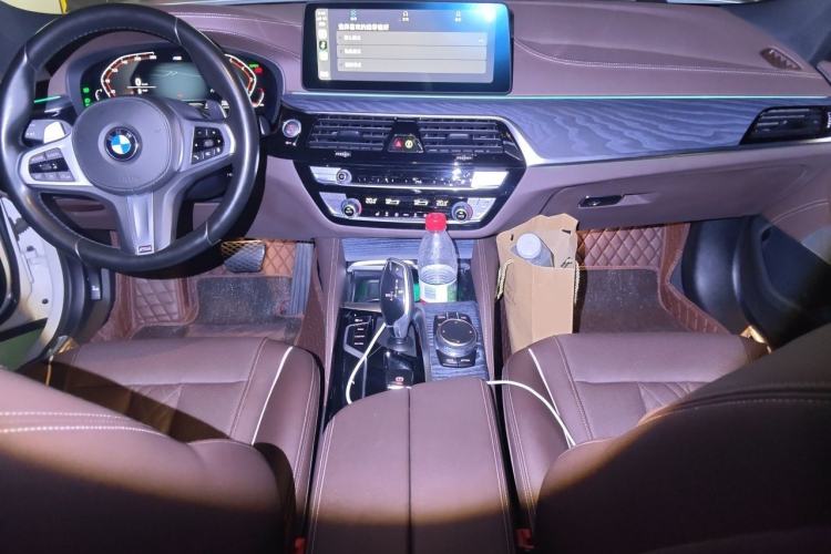 Used BMW 5 Series 2021 530Li Leading Model M Sport Package Center Console