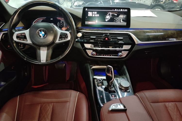 Used BMW 5 Series 2021 Facelifted 525Li M Sport Package Center Console