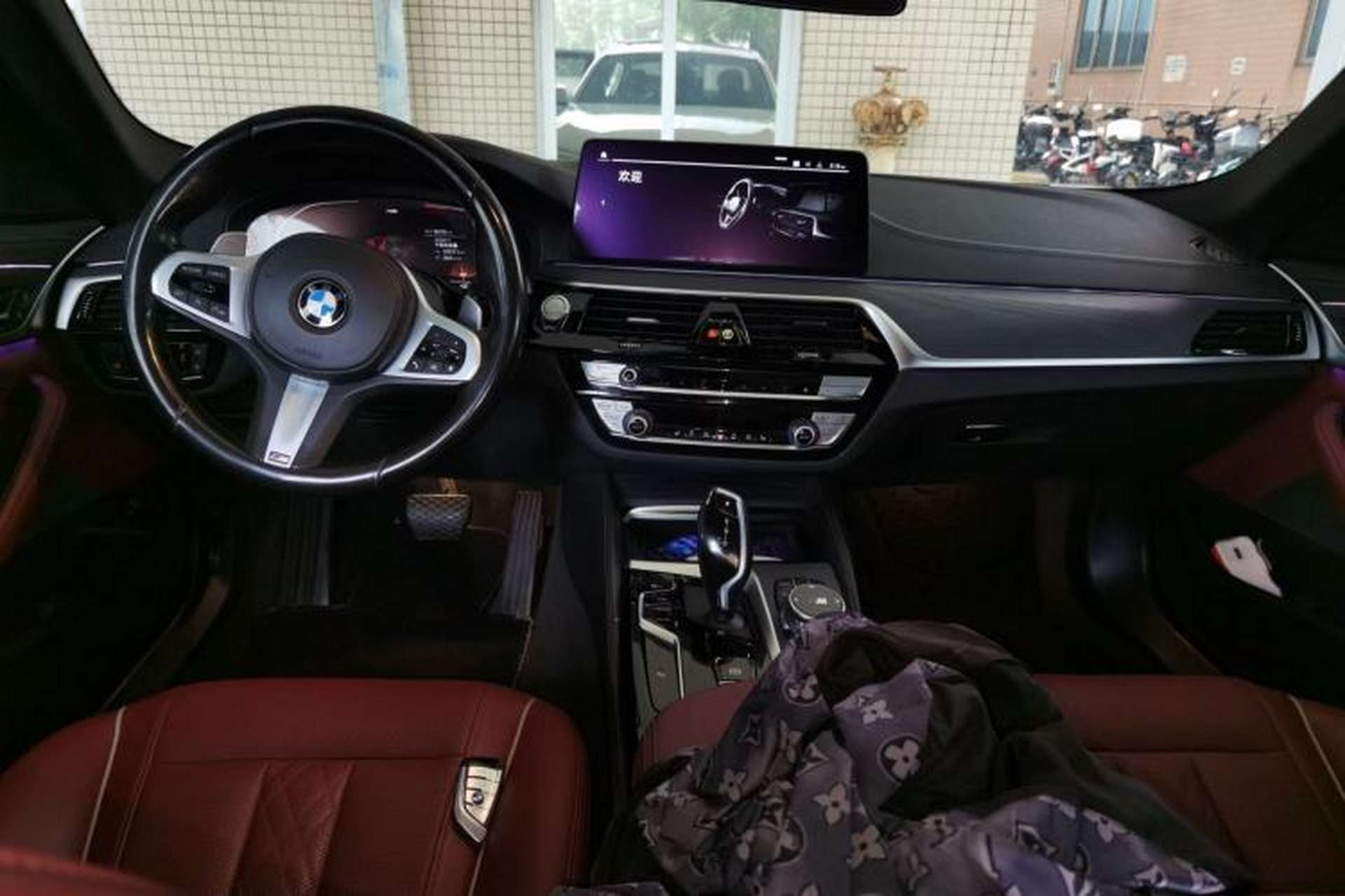 Used BMW 5 Series 2021 Facelifted 530Li Leading Edition M Sport Package Center Console
