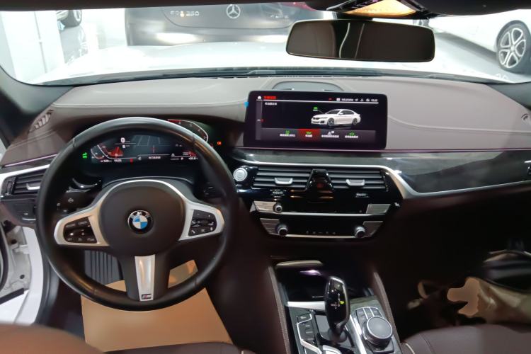 Used BMW 5 Series 2021 525Li M Sport Package Center Console