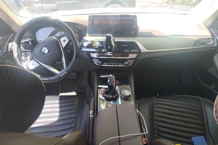 Used BMW 5 Series 2021 530Li Leading Luxury Package Center Console