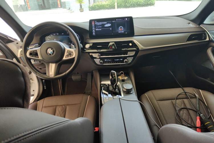 Used BMW 5 Series 2021 530Li Leading Model M Sport Package Center Console