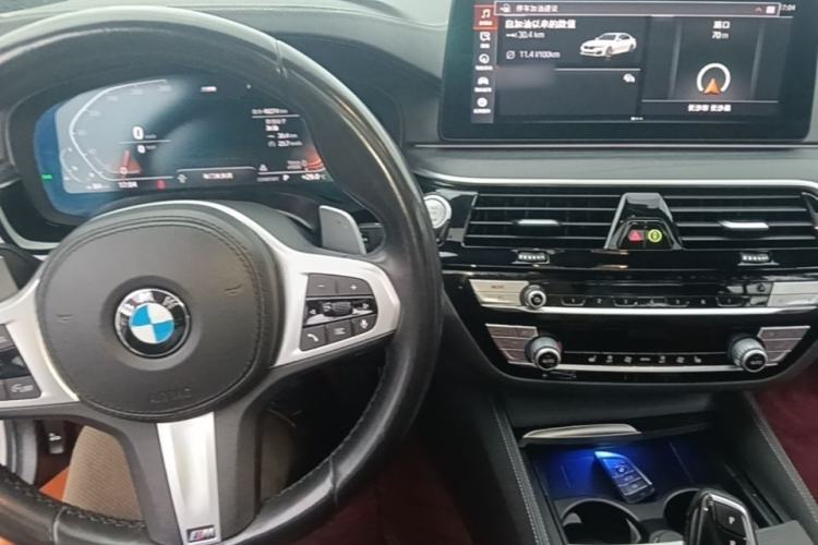 Used BMW 5 Series 2021 530Li Leading Model M Sport Package Center Console