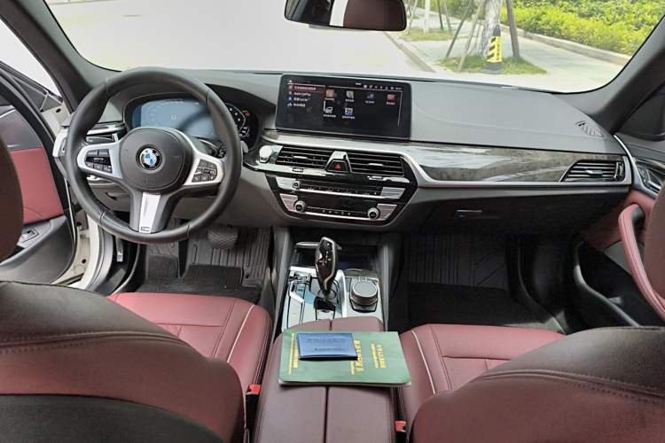Used BMW 5 Series 2021 525Li M Sport Package Center Console