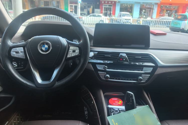 Used BMW 5 Series 2021 530Li Leading Luxury Package Center Console