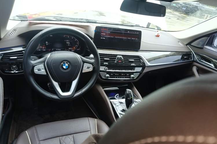 Used BMW 5 Series 2021 525Li Luxury Package Center Console