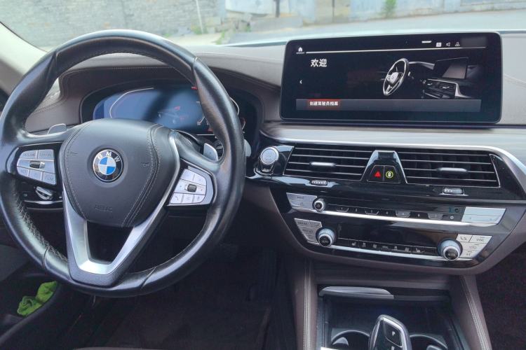 Used BMW 5 Series 2021 530Li Leading Luxury Package Center Console