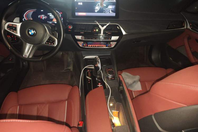 Used BMW 5 Series 2021 530Li Luxury Edition M Sport Package Center Console