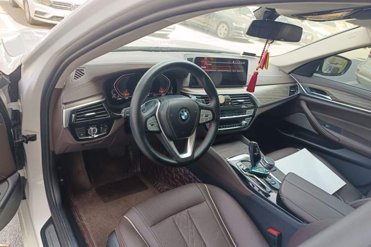 Used BMW 5 Series 2021 Restyled 530Li Leading Edition Luxury Package Center Console