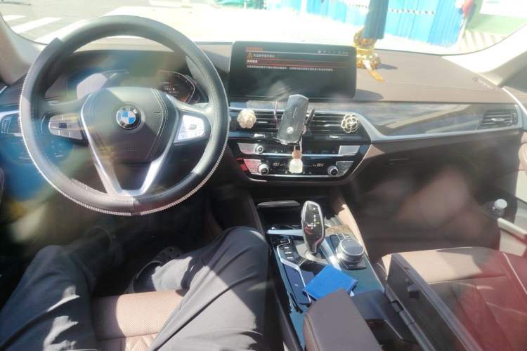 Used BMW 5 Series 2021 525Li Luxury Package Center Console