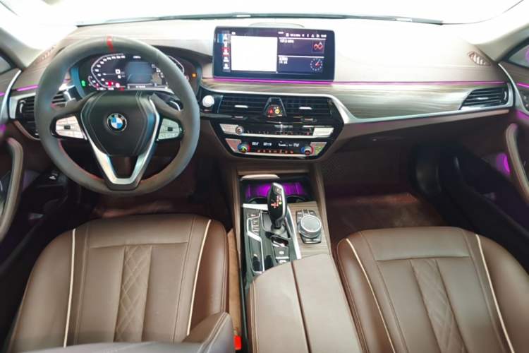 Used BMW 5 Series 2021 530Li Leading Luxury Package Center Console