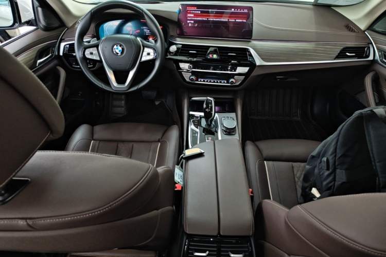 Used BMW 5 Series 2021 530Li Luxury Edition Premium Package Center Console