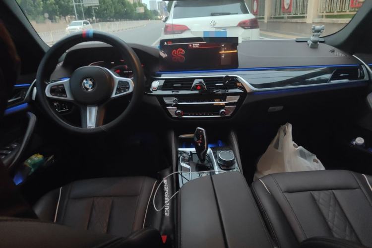 Used BMW 5 Series 2021 525Li M Sport Package Center Console
