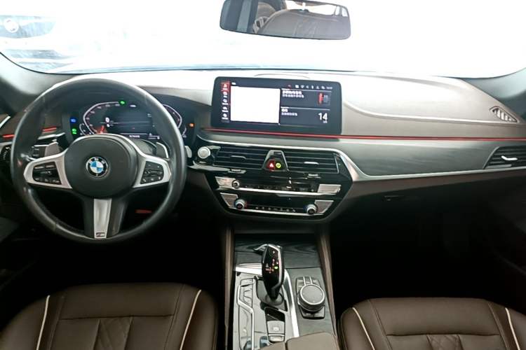 Used BMW 5 Series 2021 Facelifted 530Li Leading Edition M Sport Package Center Console