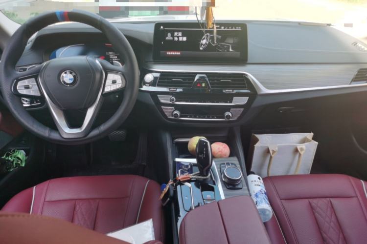 Used BMW 5 Series 2021 530Li xDrive Luxury Package Center Console