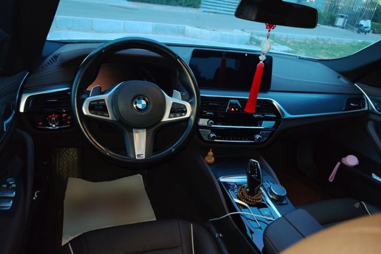 Used BMW 5 Series 2021 530Li Leading Model M Sport Package Center Console