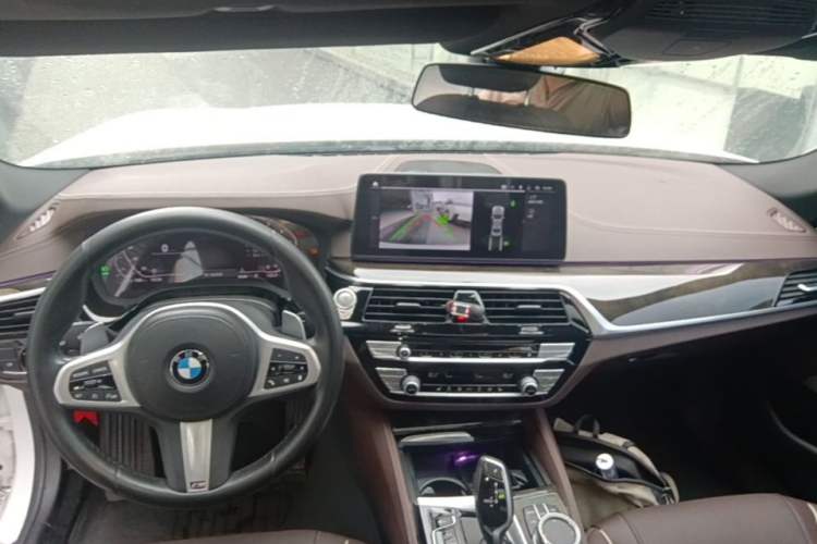 Used BMW 5 Series 2021 530Li Leading Model M Sport Package Center Console