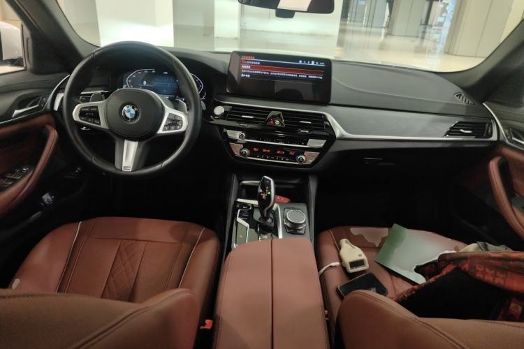 Used BMW 5 Series 2021 530Li Leading Model M Sport Package Center Console