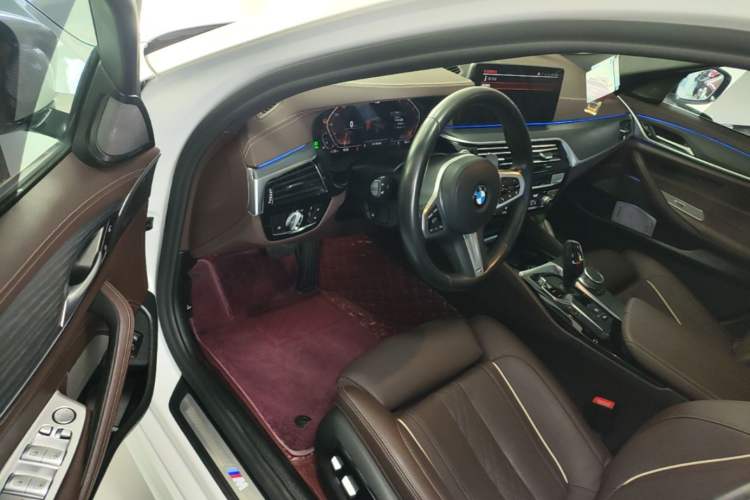 Used BMW 5 Series 2021 530Li Luxury Edition M Sport Package Driver Seat