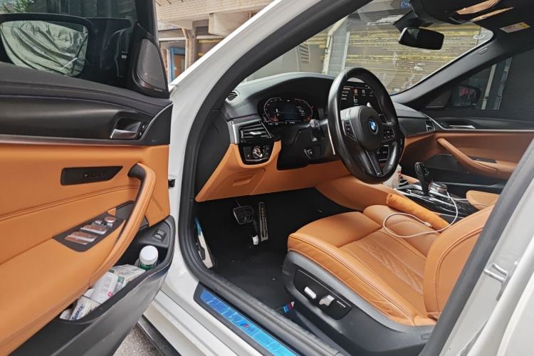 Used BMW 5 Series 2021 530i M Sport Package Driver Seat