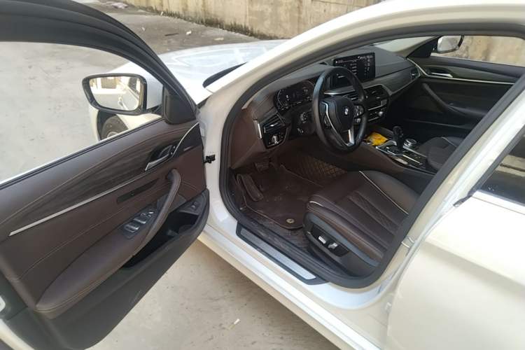 Used BMW 5 Series 2021 530Li Leading Luxury Package Driver Seat