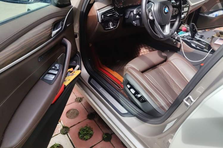 Used BMW 5 Series 2021 530Li Luxury Edition Premium Package Driver Seat