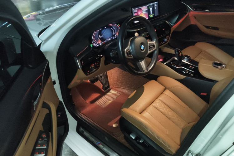 Used BMW 5 Series 2021 525i M Sport Package Driver Seat