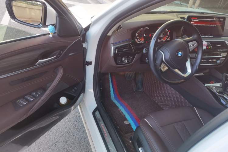 Used BMW 5 Series 2021 530Li xDrive Luxury Package Driver Seat