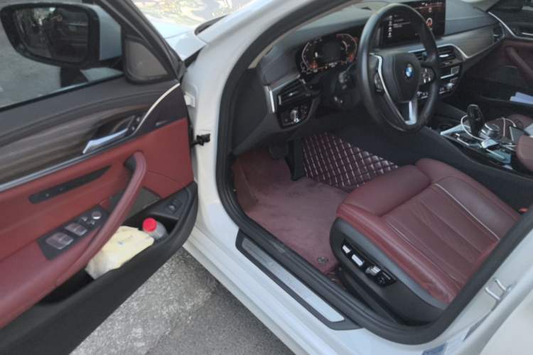 Used BMW 5 Series 2021 Updated 530Li Luxury Package Premium Edition Driver Seat