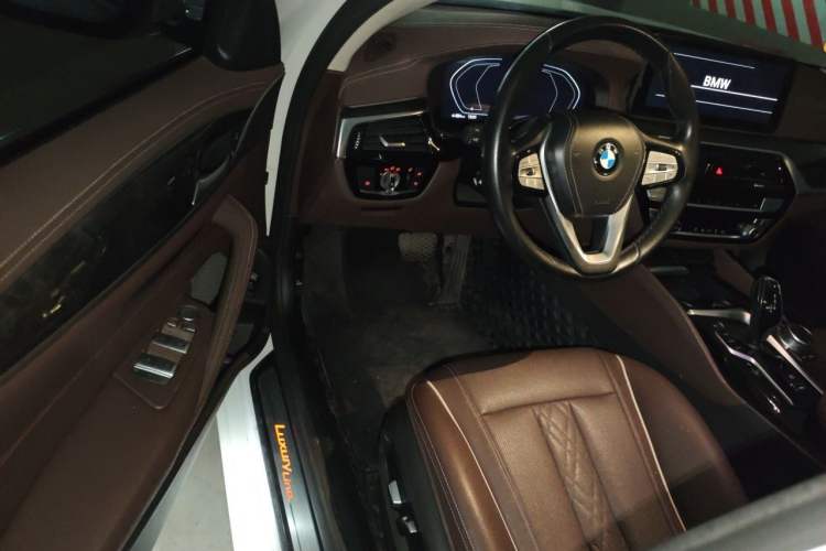Used BMW 5 Series 2021 525Li Luxury Package Driver Seat