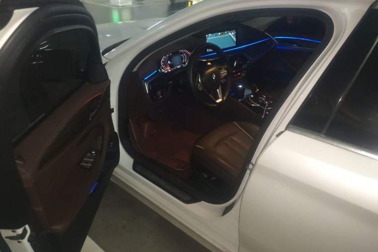 Used BMW 5 Series 2021 530Li Leading Luxury Package Driver Seat
