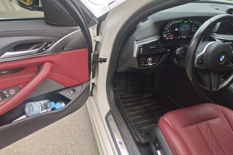 Used BMW 5 Series 2021 530Li Leading Model M Sport Package Driver Seat