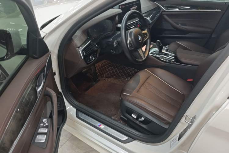 Used BMW 5 Series 2021 Facelifted 525Li M Sport Package Driver Seat