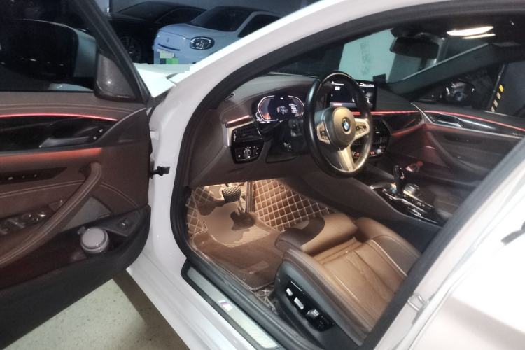 Used BMW 5 Series 2021 Restyled 530Li Luxury Edition M Sport Package Driver Seat