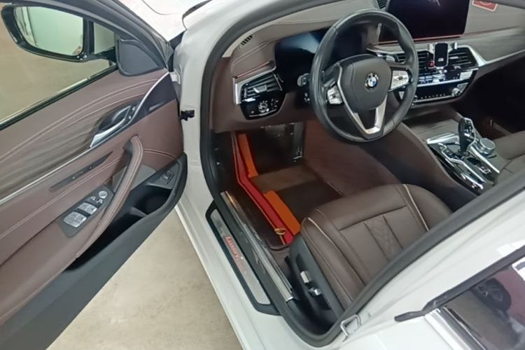 Used BMW 5 Series 2021 530Li xDrive Luxury Package Driver Seat