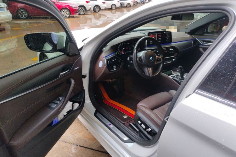 Used BMW 5 Series 2021 530Li Luxury Edition M Sport Package Driver Seat
