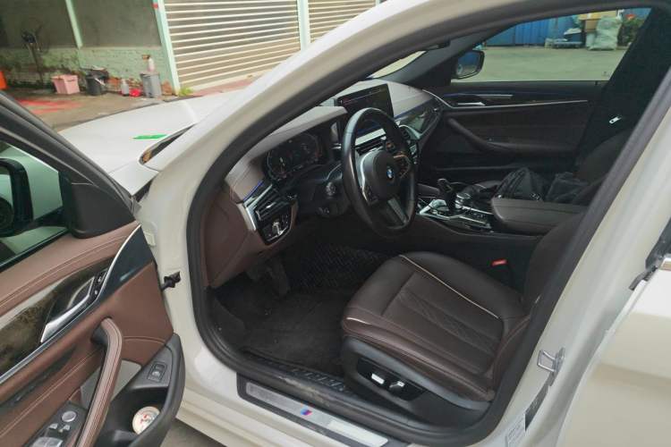 Used BMW 5 Series 2021 Facelifted 525Li M Sport Package Driver Seat