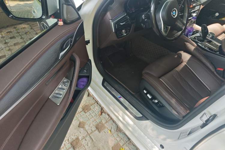 Used BMW 5 Series 2021 530Li Luxury Edition M Sport Package Driver Seat