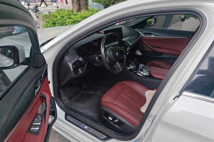 Used BMW 5 Series 2021 530Li Leading Model M Sport Package Driver Seat