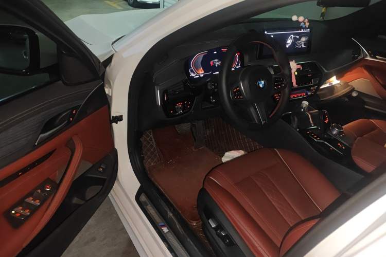 Used BMW 5 Series 2021 530Li Leading Model M Sport Package Driver Seat