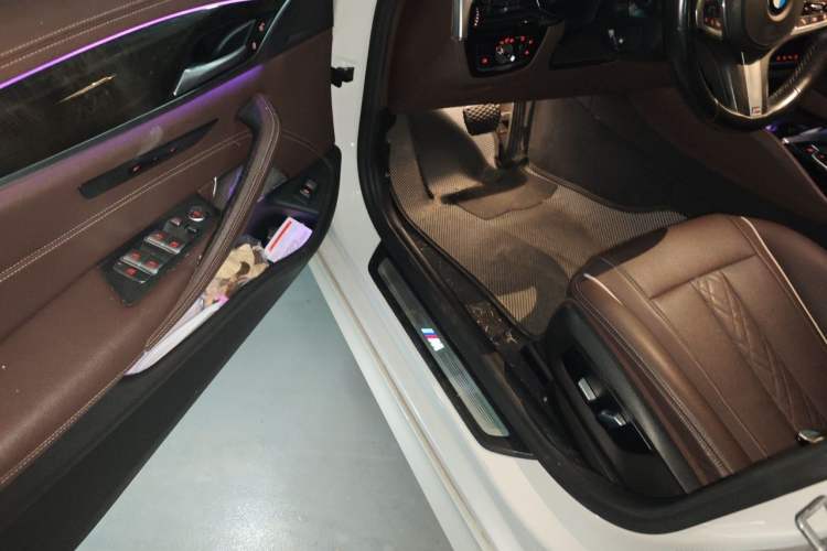 Used BMW 5 Series 2021 525Li M Sport Package Driver Seat