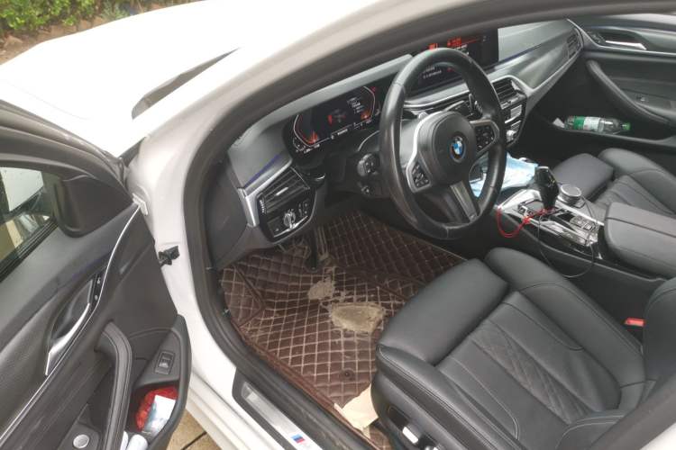 Used BMW 5 Series 2021 525i M Sport Package Driver Seat