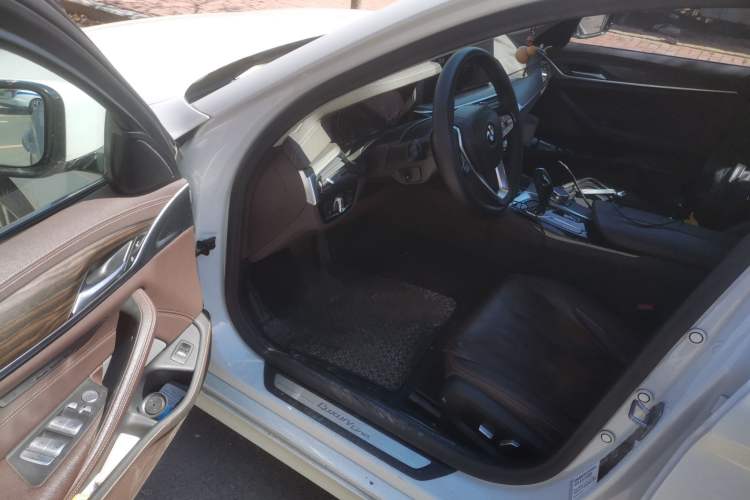 Used BMW 5 Series 2021 Restyled 530Li Leading Edition Luxury Package Driver Seat