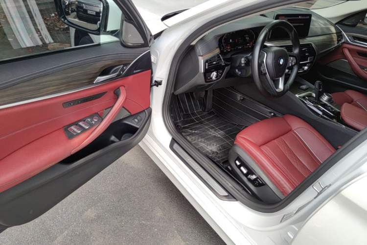 Used BMW 5 Series 2021 530Li Luxury Edition Premium Package Driver Seat