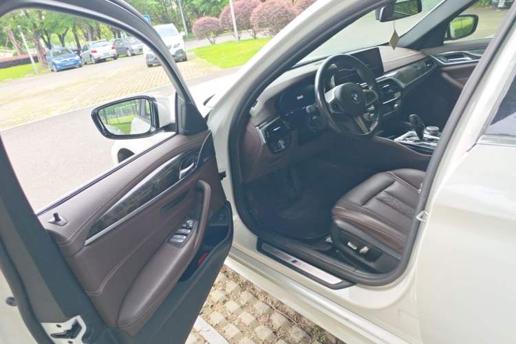Used BMW 5 Series 2021 Facelifted 525Li M Sport Package Driver Seat